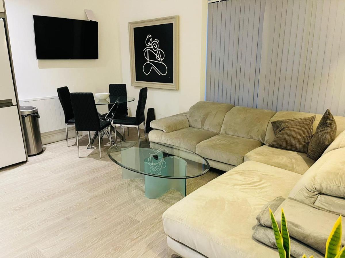 슬라우 Salt Hill Windsor Legoland Eton Heathrow Luxury 2 Bed 1 Bath Free Parking 아파트 외부 사진