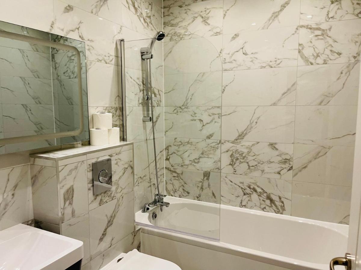 슬라우 Salt Hill Windsor Legoland Eton Heathrow Luxury 2 Bed 1 Bath Free Parking 아파트 외부 사진